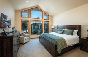 3 bedrooms, desk, iron/ironing board, free WiFi - One Breckenridge Place Imperial 25 Townhome: Private Hot Tub w/ Mountain View (Breckenridge)