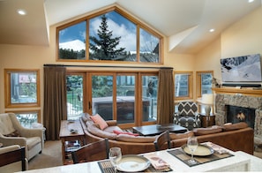 Smart TV, fireplace, computer monitors