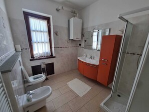 Bathroom - La Civetta Bianca (Urbe)