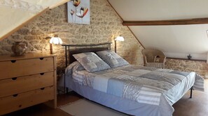 3 chambres, fer et planche à repasser, Wi-Fi gratuit