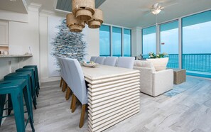Condo, 4 habitaciones | Restaurantes