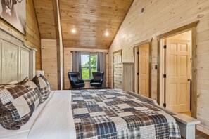 Room - Hilltop Dreamin' 4 Bedroom Cabin by RedAwning (Sevierville)