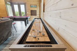 Cabin, 4 Bedrooms | Games room
