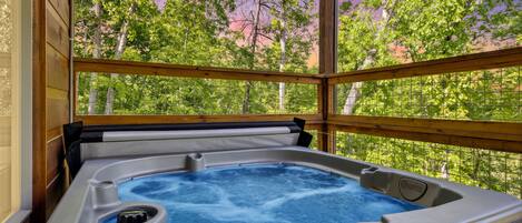 Cabin, 4 Bedrooms | Outdoor spa tub