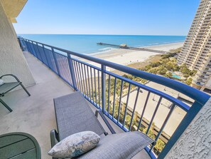Condo, 2 Bedrooms | Property grounds