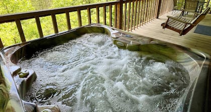 Bearadise Found 2 Bedroom Cabin by RedAwning