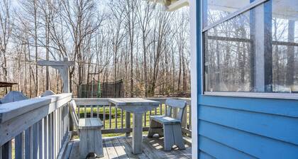 Cozy Family/Pet Friendly Country Cottage