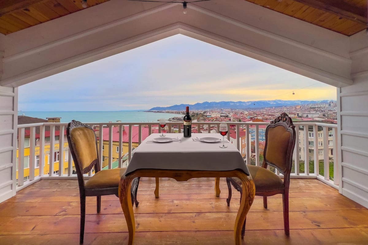 Quarto superior, vista para o mar | Terraço/pátio