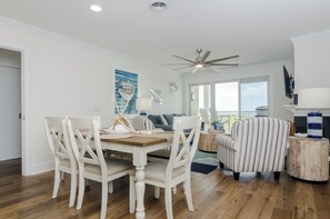 Dining - Sharing the Dream: fabulous Wrightsville Dunes Condo (Wrightsville Beach)
