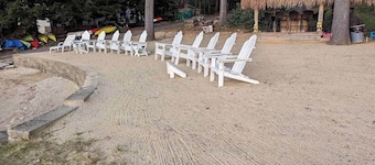 Charming Lakefront Studio Condo