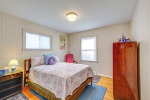 House (3 Bedrooms) | Interior - Charming Home - 4 Mi to Euclid Creek Reservation (South Euclid)