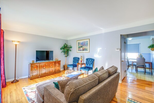 House (3 Bedrooms) | Living area | Flat-screen TV