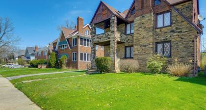 Trendy South Euclid Apt - 5 Mi to Cleveland Clinic