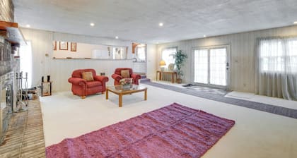 Spacious Studio - 5 Mi to MGM Northfield Park!