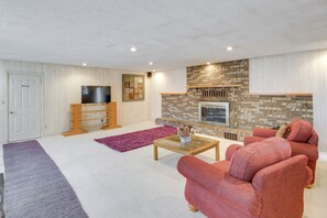 Front of property - Spacious Studio - 5 Mi to MGM Northfield Park! (Maple Heights)