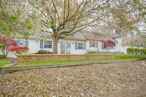 Apartment (0 Bedroom) | Interior - Spacious Studio - 5 Mi to MGM Northfield Park! (Maple Heights)