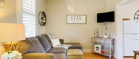 House (1 Bedroom) | Living area | TV