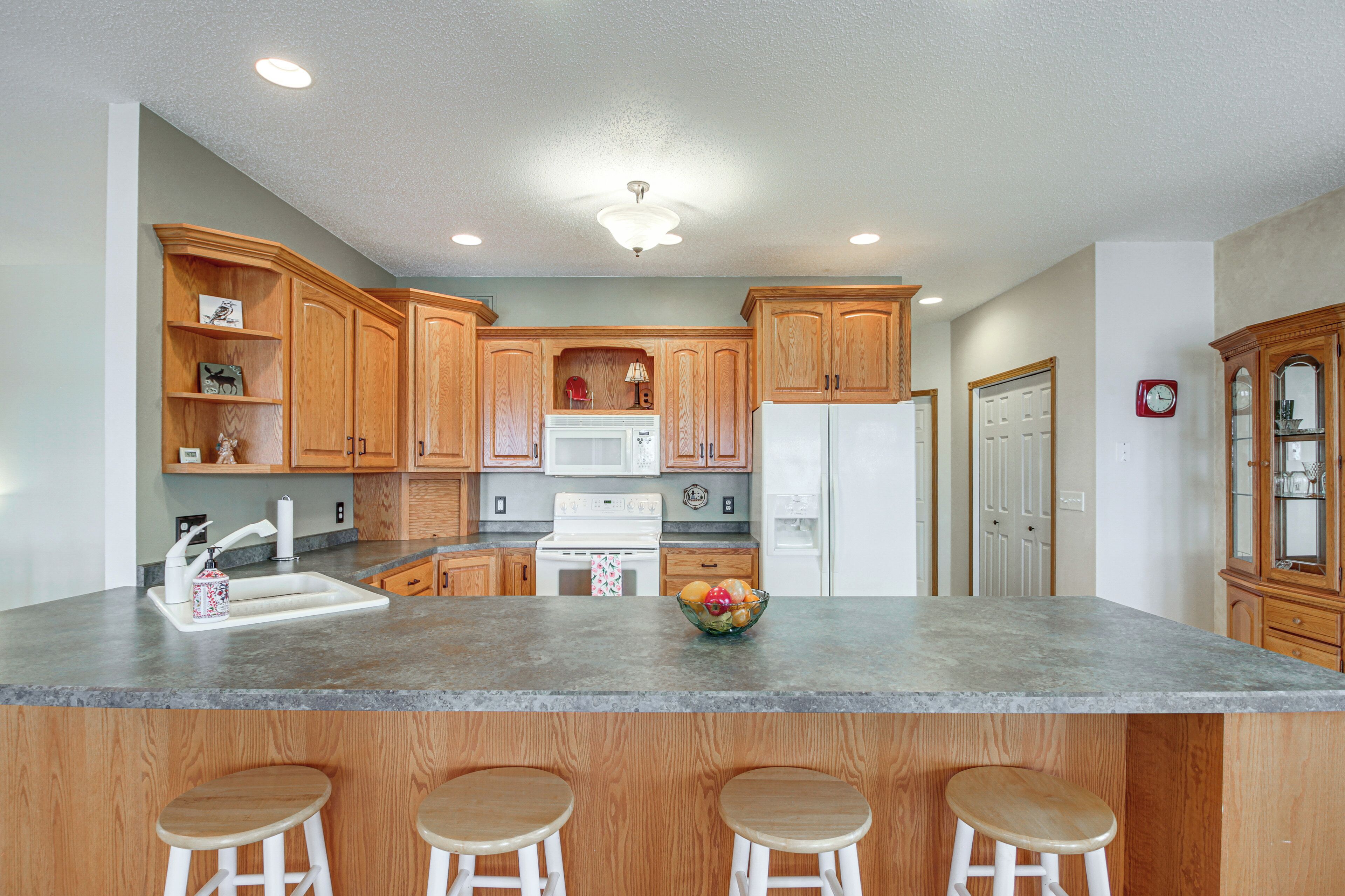 House (5 Bedrooms) | Interior