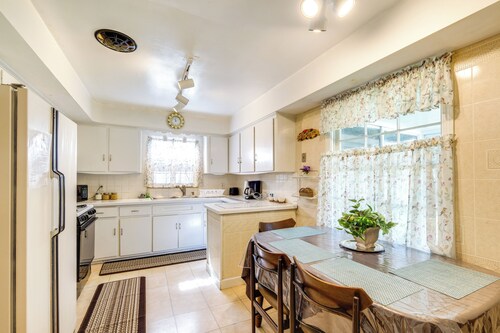 Cleveland Heights Home w/ Sunroom: Park Across St!