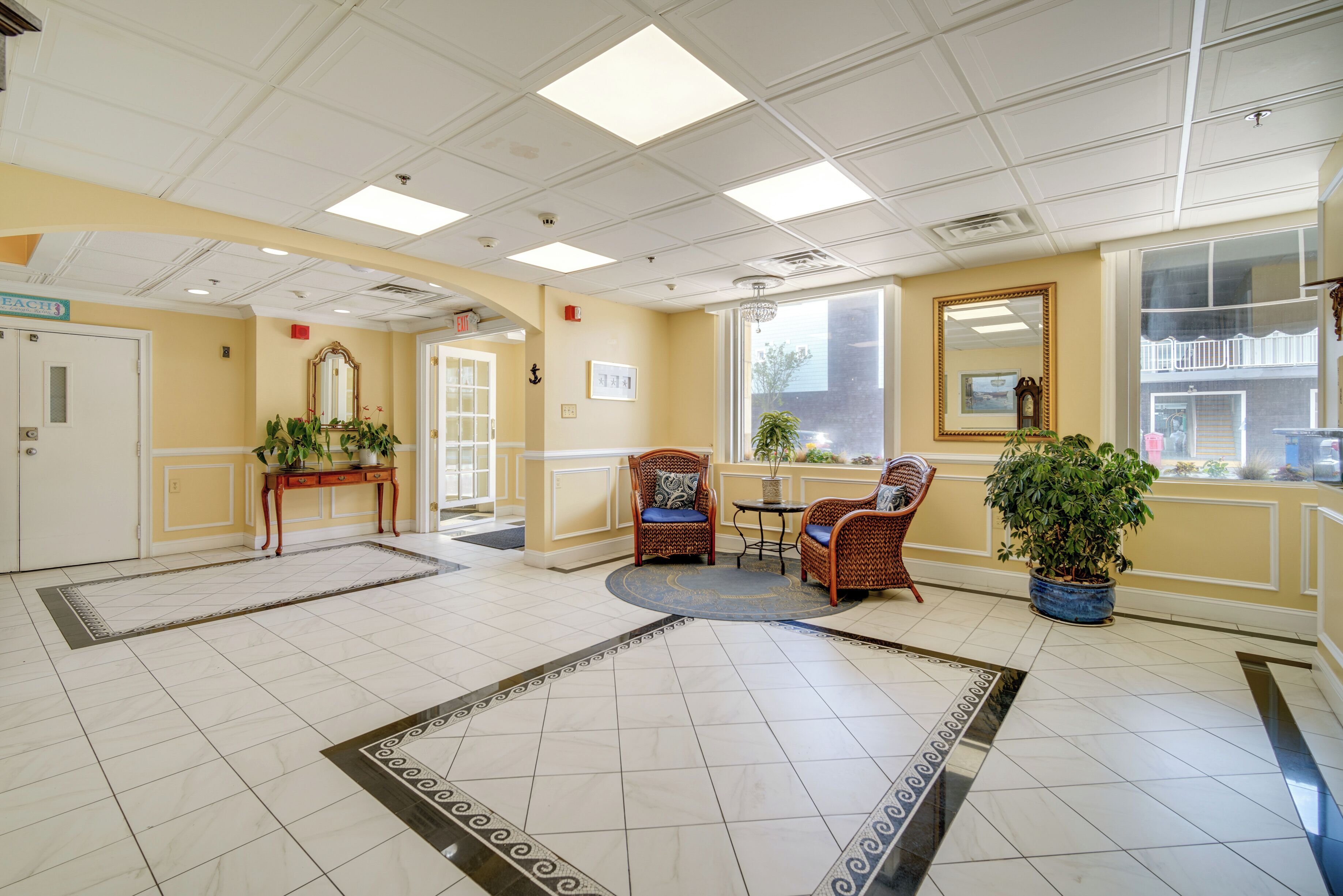 المنشأة من الداخل