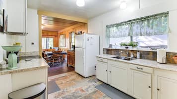 House (1 Bedroom) | Interior