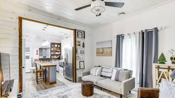 House (3 Bedrooms) | Front of property