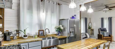 House (3 Bedrooms) | Interior