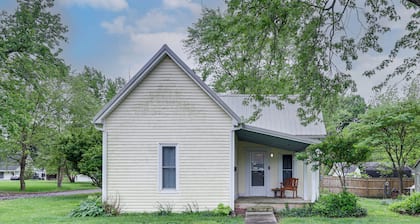 Cozy Carterville Home: 3 Mi to Crab Orchard Lake!