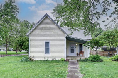 Cozy Carterville Home: 3 Mi to Crab Orchard Lake!