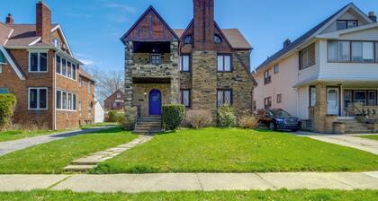 South Euclid Apt < 10 Mi to Downtown Cleveland!