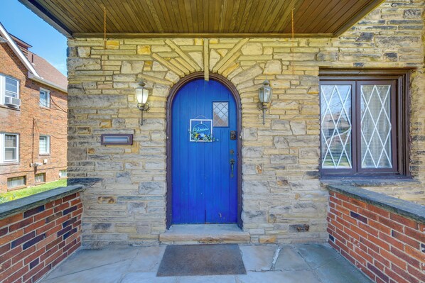 Apartment (2 Bedrooms) | Interior - South Euclid Apt < 10 Mi to Downtown Cleveland! (South Euclid)