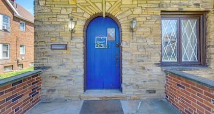 South Euclid Apt < 10 Mi to Downtown Cleveland!