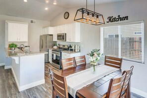 House (3 Bedrooms) | Interior - Bakersfield Home w/ Pool Table, Cornhole + More! (Bakersfield)