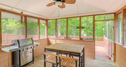Cozy Hermitage Home w/ Deck: 11 Mi to Nashville!