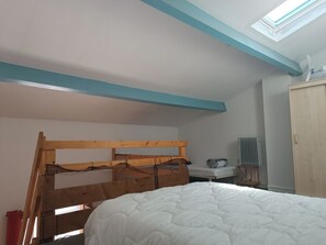 2 bedrooms, free WiFi