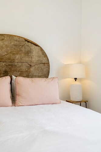 Charming Cottage, 5 Minutes to Round Top!