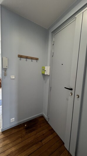 Interior - Furnished Flat - 3 Rooms (Issy-les-Moulineaux)