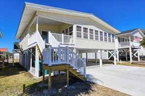 Exterior - Heavenly Hideaway, Three Bedrooms, Two Bathrooms, Pet Friendly, Third Row (Garden City Beach)