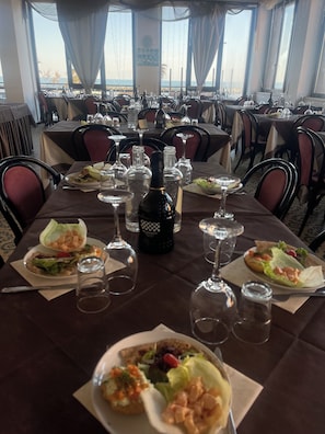 Restaurant - LEONE (Rimini)