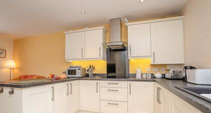 Three Bedroom Holiday Cottage in Betws-Y-Coed | Hendre-Wen