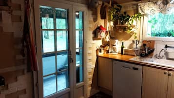 Oven, stovetop, dishwasher