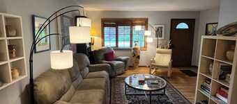 Spacious In-Town Family Home, Walk to Beach & Downtown, Quiet Retreat