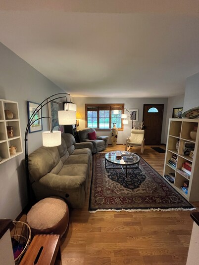 Spacious In-Town Family Home, Walk to Beach & Downtown, Quiet Retreat