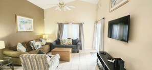 Smart TV, table football - Spacious 4BR 3BA with *POOL**2 MASTER SUITES*WiFI (Kissimmee)