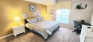 4 多间卧室、办公桌、熨斗/熨衣板、旅行婴儿床