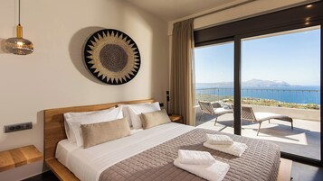 Luxury Villa | 3 bedrooms, in-room safe, iron/ironing board, free WiFi