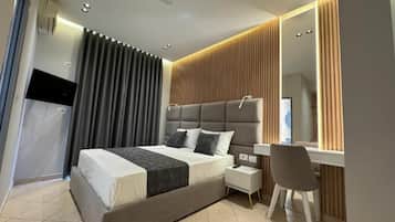 Superior Quadruple Room, Balcony, Side Lake View