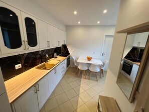 Comfort-Apartment, Gartenblick | Verdunkelungsvorhänge, kostenloses WLAN, Bettwäsche