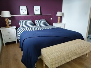 2 bedrooms, iron/ironing board, travel cot, free WiFi