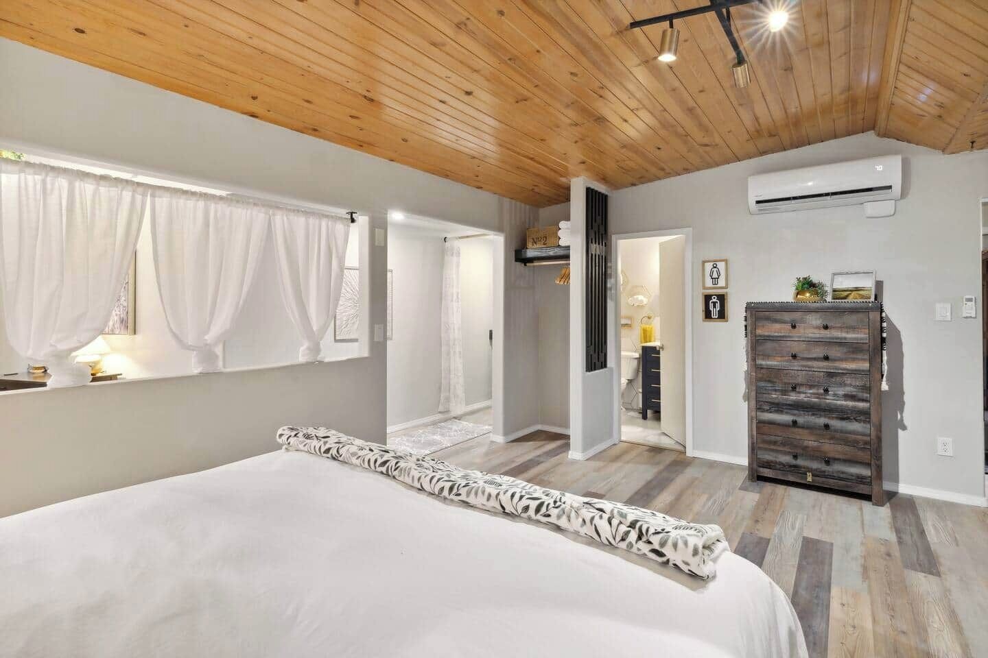 1 makuuhuone, työpöytä, silitysrauta/-lauta, ilmainen Wi-Fi